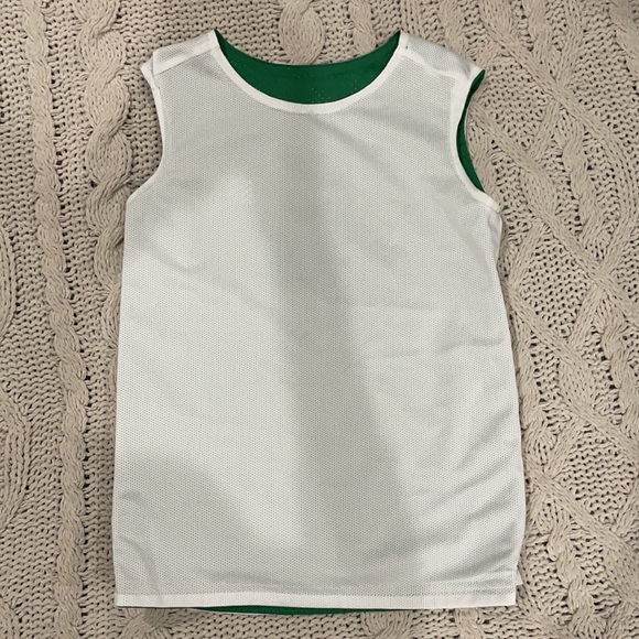 2 Green Basketball Jerseys < - Picture 7 of 9